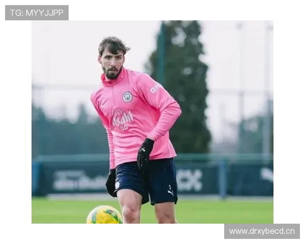 鲁本·迪亚斯防守能力稳健，本赛季表现持续提升