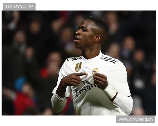 加纳乔与维尼修斯：速度型边锋成长轨迹对比