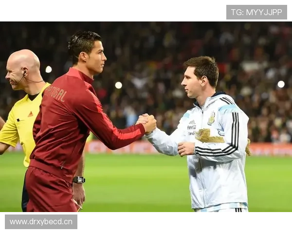 C罗 vs 梅西:晚年进攻效率与战术角色差异 C罗 vs 梅西:晚年进攻效率与战术角色差异