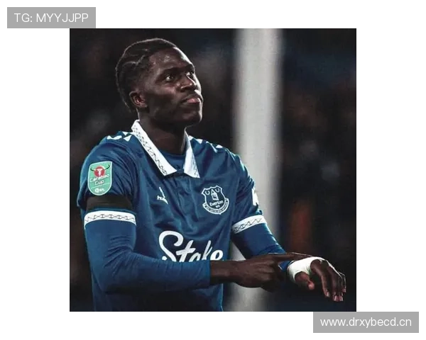 奥纳纳:塞内加尔出生与比利时青训的成长起点解析 奥纳纳:塞内加尔出生与比利时青训的成长起点解析