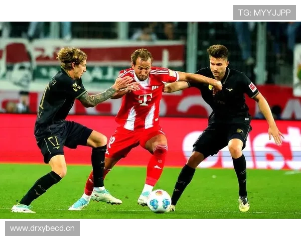 拜仁德甲统治地位面临挑战:竞争格局变化对赛季走势产生影响 拜仁德甲统治地位面临挑战:竞争格局变化对赛季走势产生影响