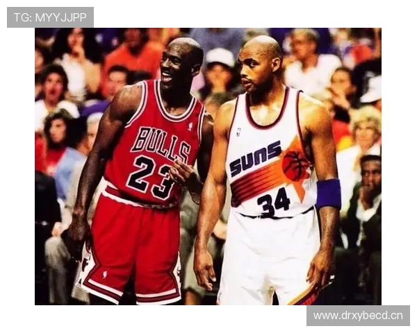 巴克利内线强攻改变防守布局，对比现代内线打法显差异