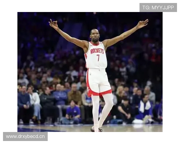 杜兰特挡拆高效拉开空间，助攻率明显超越哈登